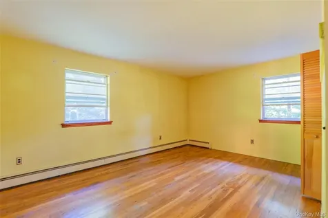 18 Sheryl Lane Mahopac NY 10541