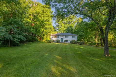 18 Sheryl Lane Mahopac NY 10541