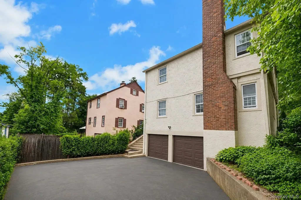 4 Interlaken Avenue New Rochelle NY 10801