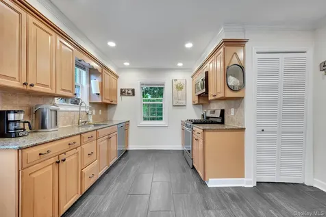 4 Interlaken Avenue New Rochelle NY 10801