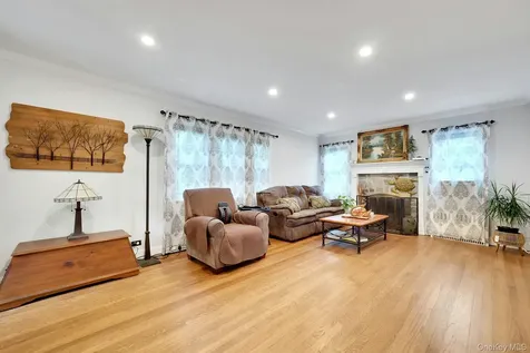 4 Interlaken Avenue New Rochelle NY 10801