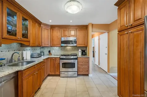 34 Oak Street Hicksville NY 11801