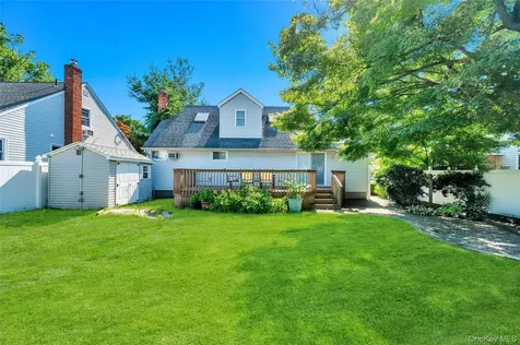 34 Oak Street Hicksville NY 11801