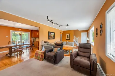 34 Oak Street Hicksville NY 11801