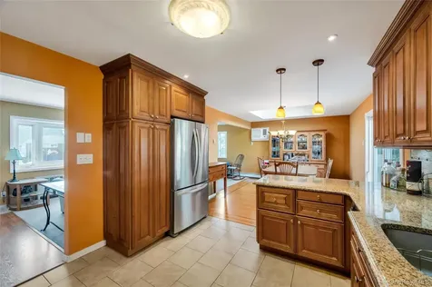 34 Oak Street Hicksville NY 11801