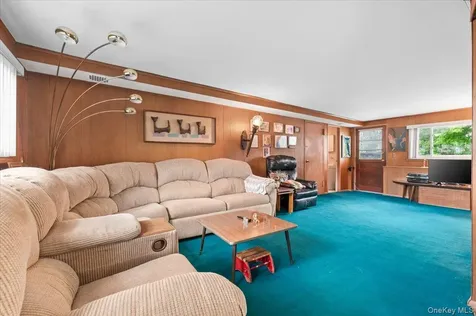 279 N Kentucky Avenue Massapequa NY 11758