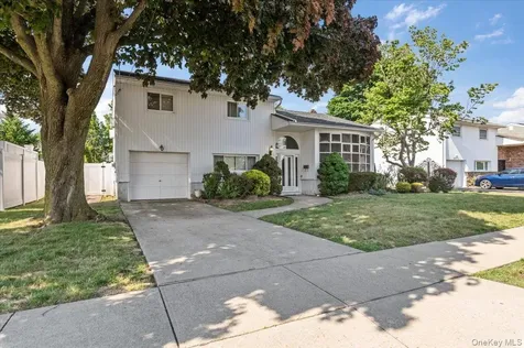 279 N Kentucky Avenue Massapequa NY 11758