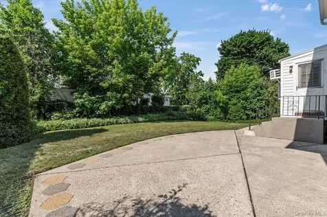 279 N Kentucky Avenue Massapequa NY 11758