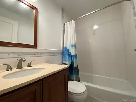 27 Grand Boulevard Scarsdale NY 10583