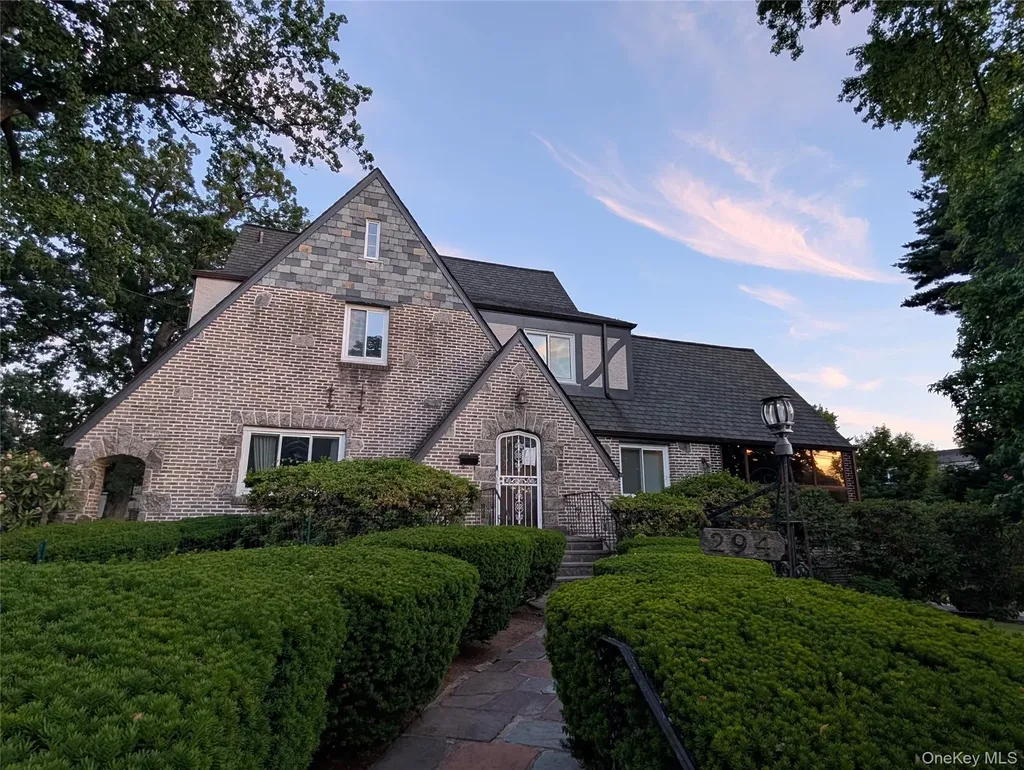 294 Lincoln Avenue New Rochelle NY 10801