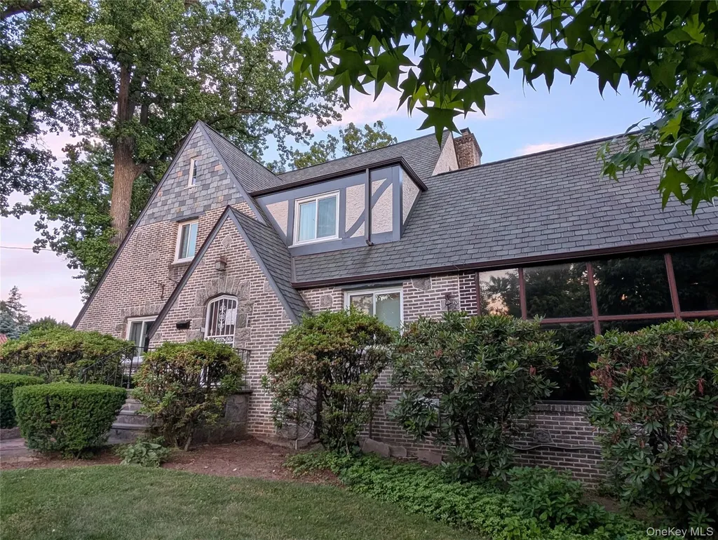 294 Lincoln Avenue New Rochelle NY 10801