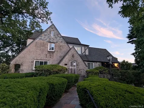 294 Lincoln Avenue New Rochelle NY 10801