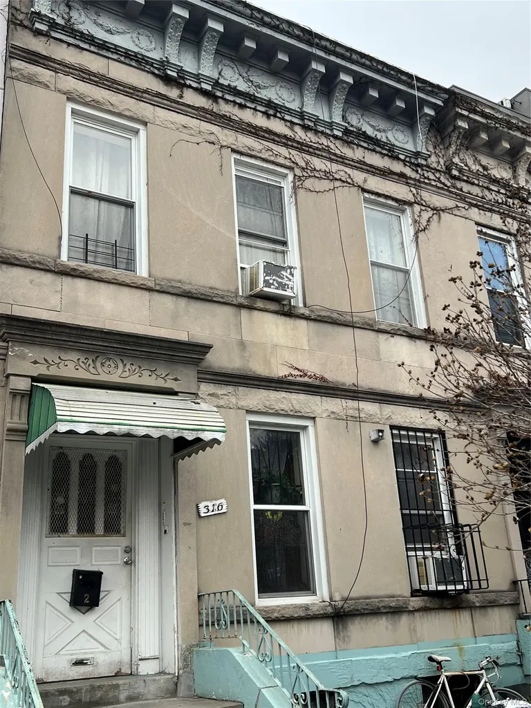 316 East 32nd Street Brooklyn NY 11226