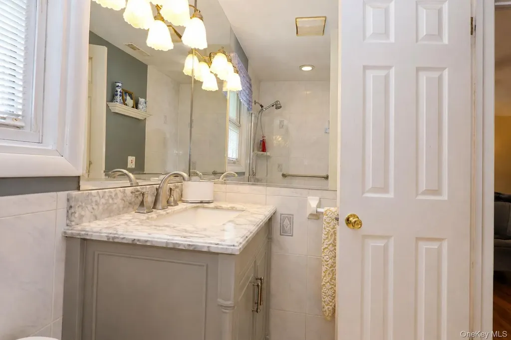 124 New Holland Village Nanuet NY 10954