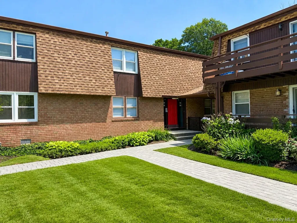 124 New Holland Village Nanuet NY 10954