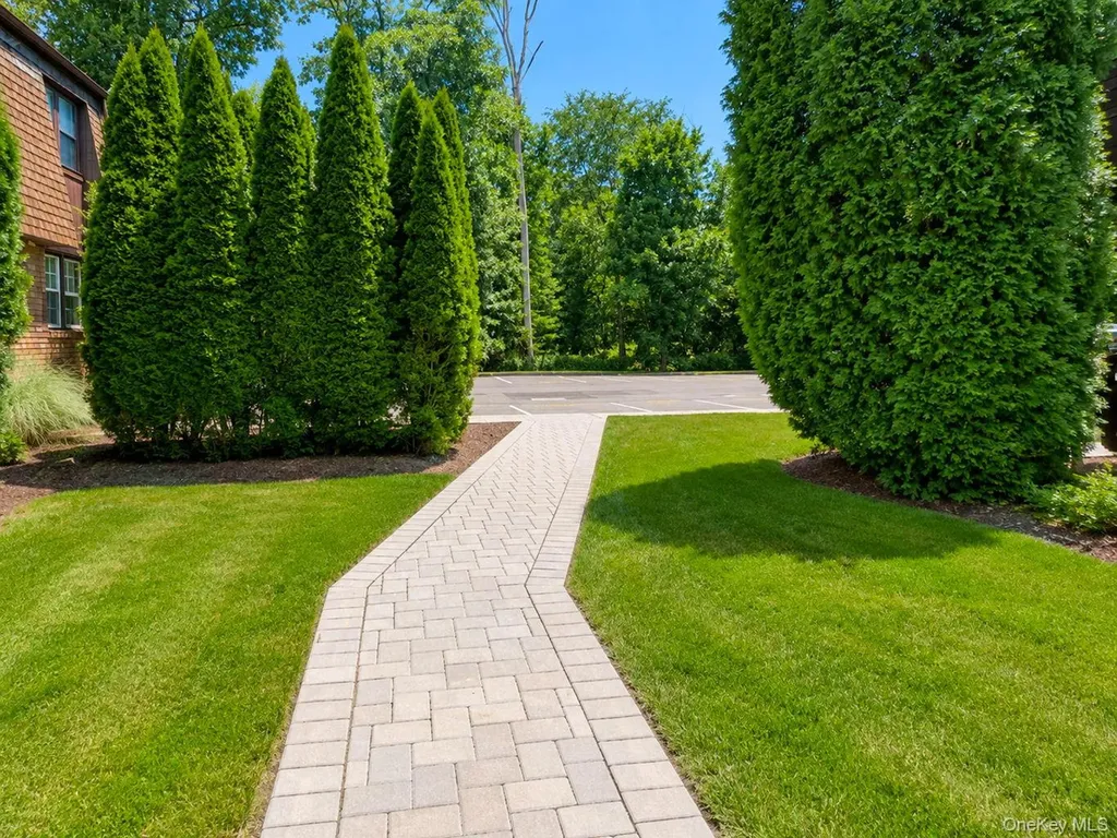 124 New Holland Village Nanuet NY 10954