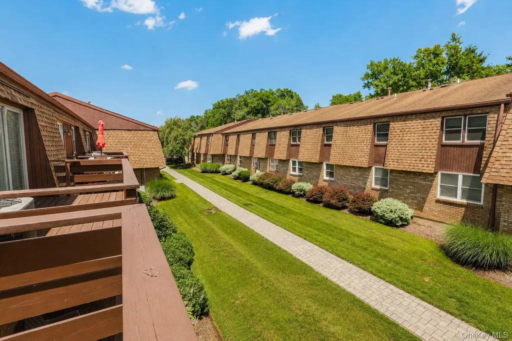 124 New Holland Village Nanuet NY 10954