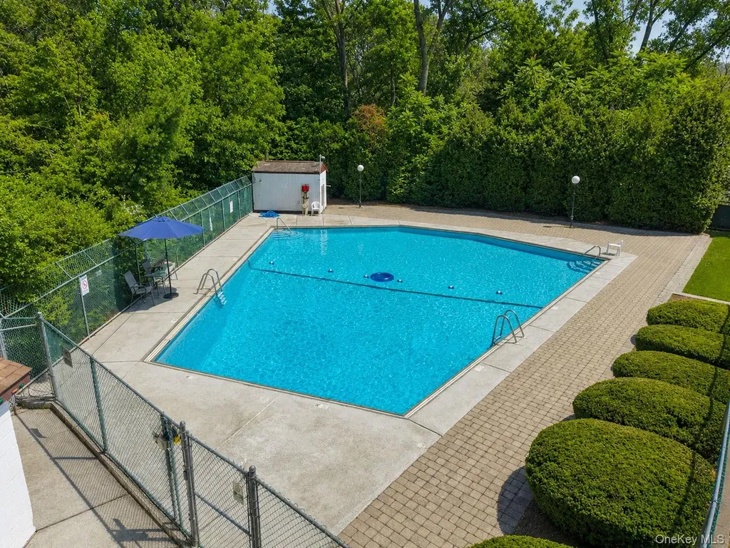 124 New Holland Village Nanuet NY 10954