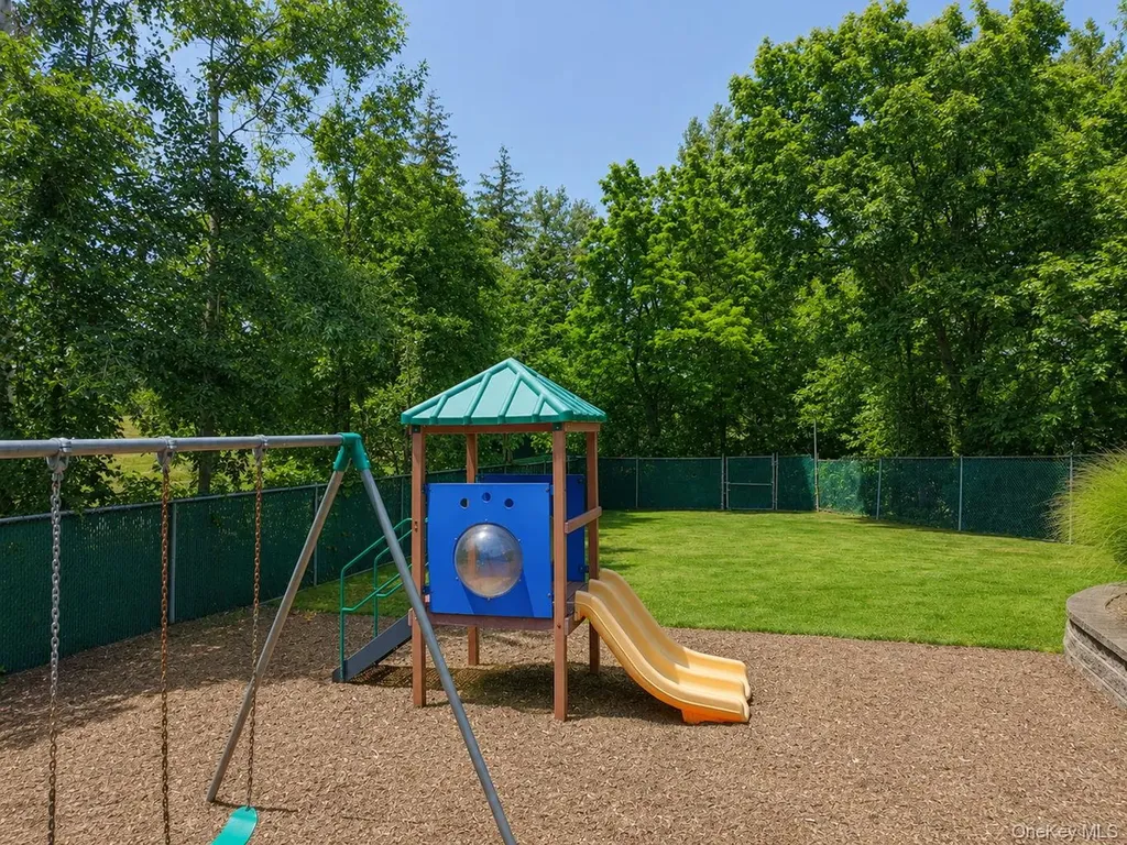 124 New Holland Village Nanuet NY 10954