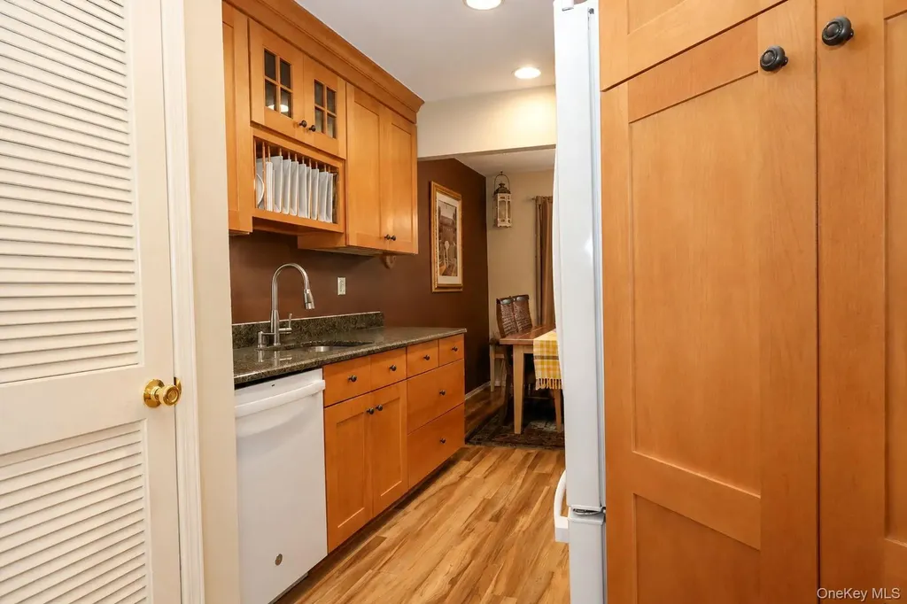 124 New Holland Village Nanuet NY 10954