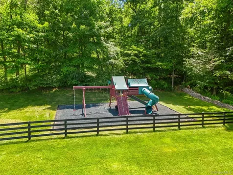 5 Apple Mill Lane North Salem NY 10560