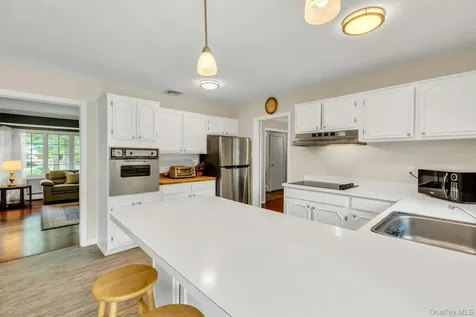 23 Bently Lane Stony Brook NY 11790