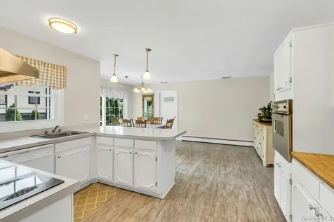 23 Bently Lane Stony Brook NY 11790