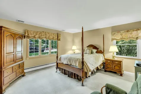 23 Bently Lane Stony Brook NY 11790
