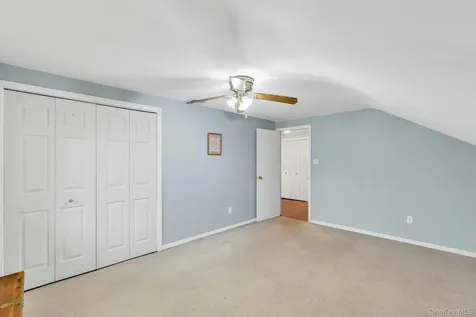 23 Bently Lane Stony Brook NY 11790