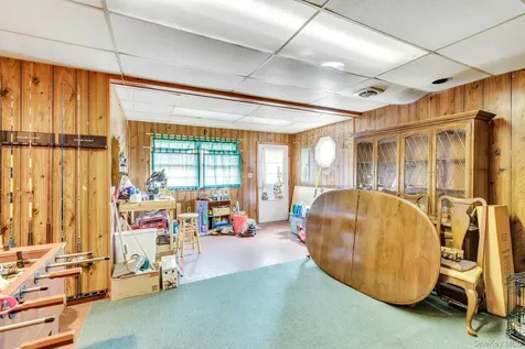 23 Bently Lane Stony Brook NY 11790