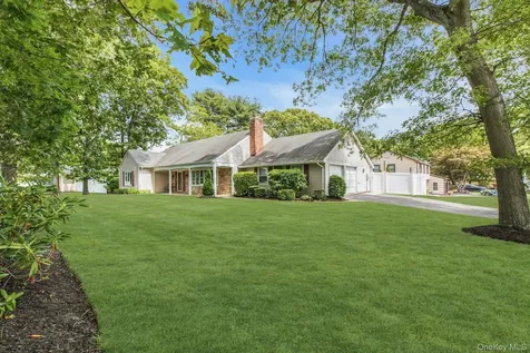 23 Bently Lane Stony Brook NY 11790