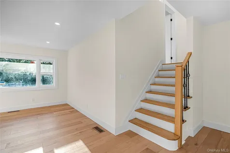 737 Flowerdale Drive Seaford NY 11783