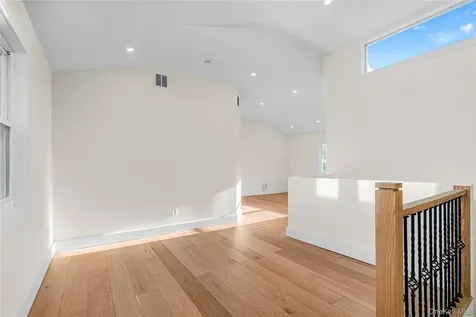 737 Flowerdale Drive Seaford NY 11783