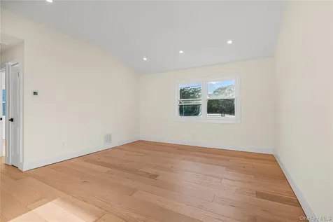 737 Flowerdale Drive Seaford NY 11783