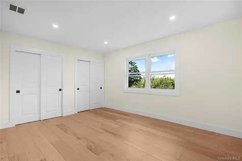 737 Flowerdale Drive Seaford NY 11783