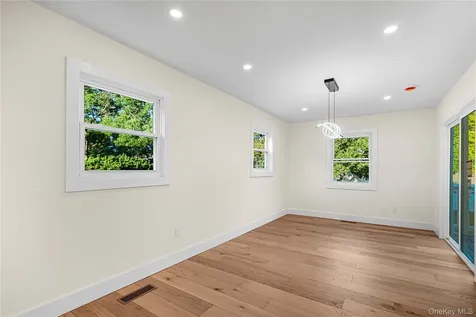 737 Flowerdale Drive Seaford NY 11783
