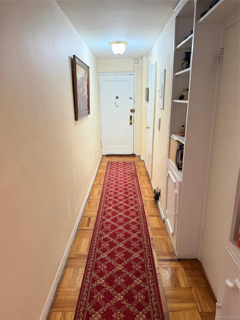 35 Shady Glen Court New Rochelle NY 10805