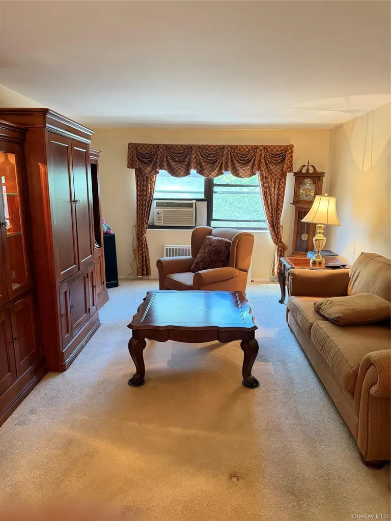 35 Shady Glen Court New Rochelle NY 10805