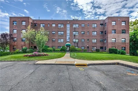 35 Shady Glen Court New Rochelle NY 10805