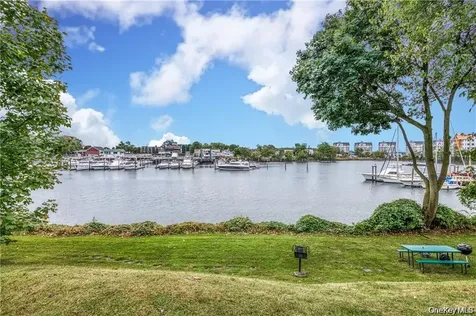35 Shady Glen Court New Rochelle NY 10805