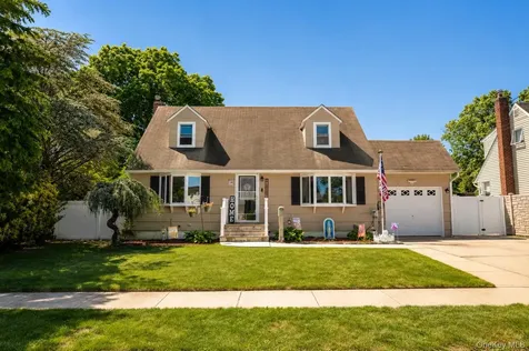 210 Willard Avenue Farmingdale NY 11735