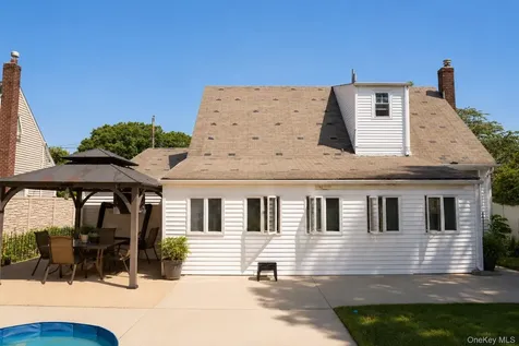 210 Willard Avenue Farmingdale NY 11735
