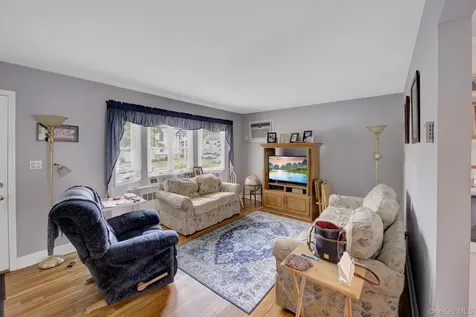 117 Eastgate Road Massapequa Park NY 11762