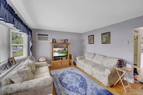 117 Eastgate Road Massapequa Park NY 11762
