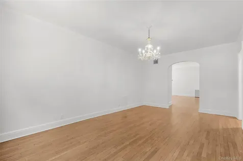 121 Walworth Avenue Scarsdale NY 10583