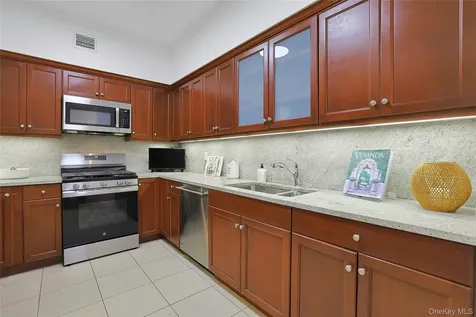 10 City Place White Plains NY 10601