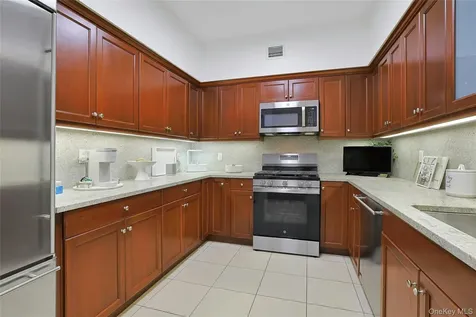 10 City Place White Plains NY 10601