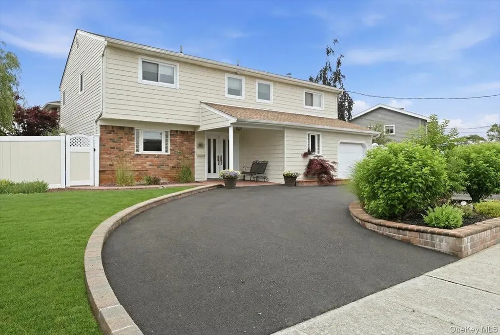 2461 Riviera Lane Bellmore NY 11710