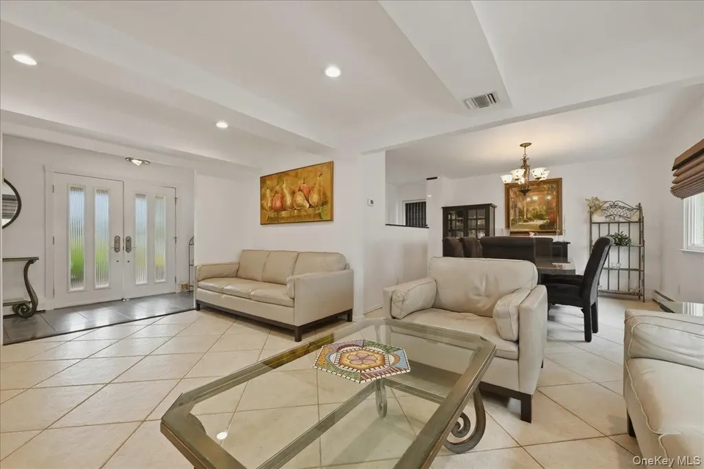 2461 Riviera Lane Bellmore NY 11710