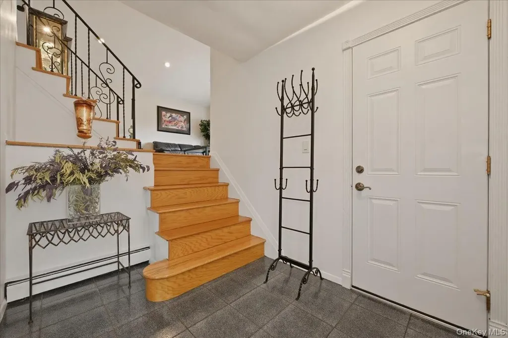 2461 Riviera Lane Bellmore NY 11710